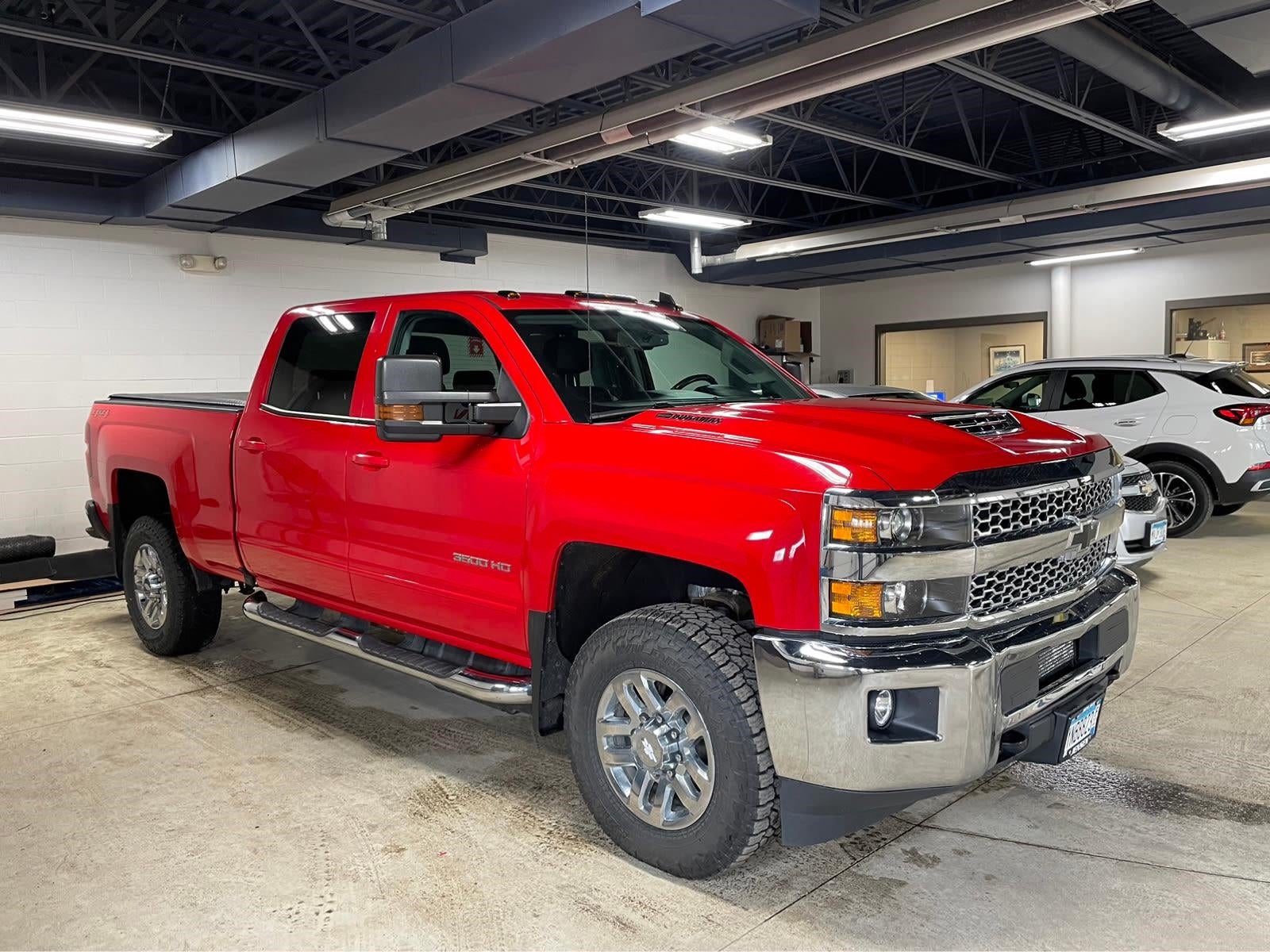 Used 2019 Chevrolet Silverado 3500HD LT with VIN 1GC4KWCY1KF152563 for sale in New Ulm, Minnesota