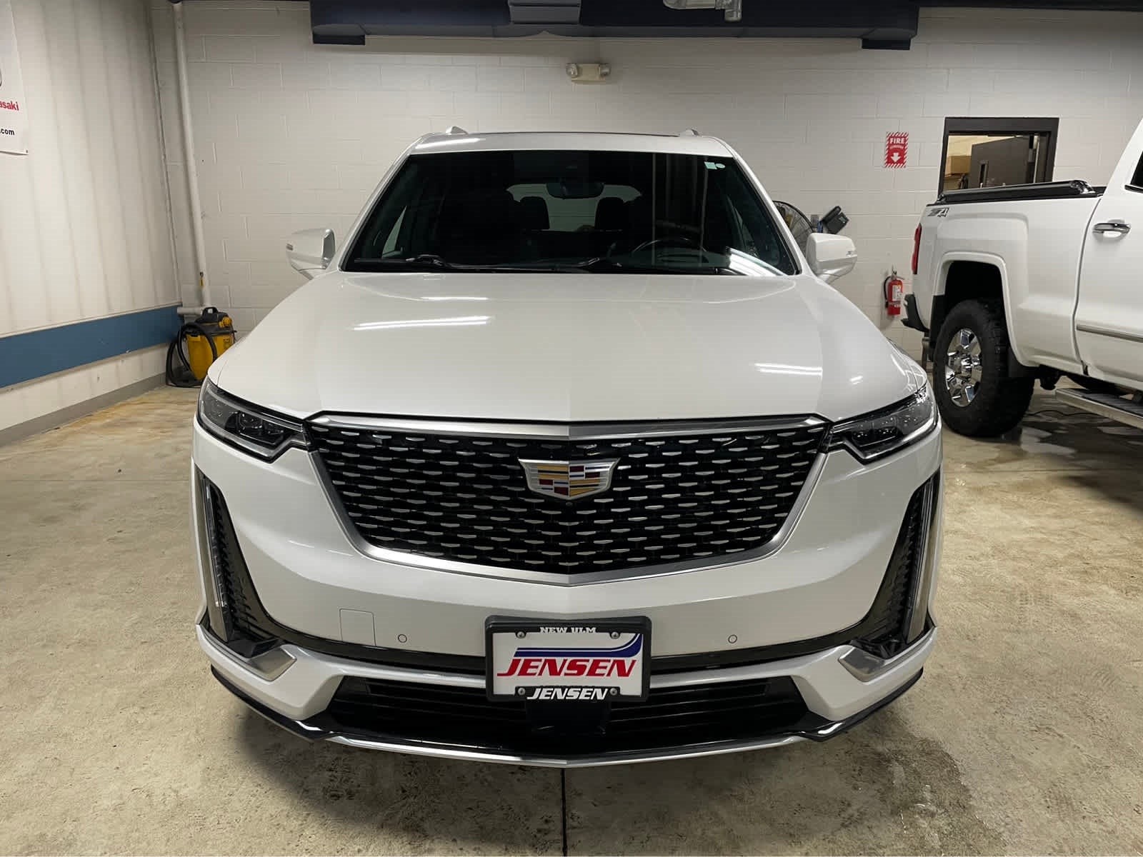 Used 2021 Cadillac XT6 Premium Luxury with VIN 1GYKPDRS7MZ127002 for sale in New Ulm, Minnesota