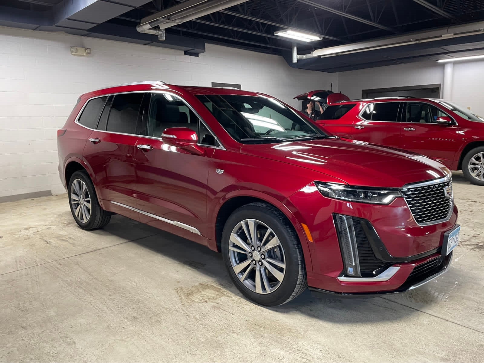 Used 2020 Cadillac XT6 Premium Luxury with VIN 1GYKPFRS5LZ165967 for sale in New Ulm, Minnesota