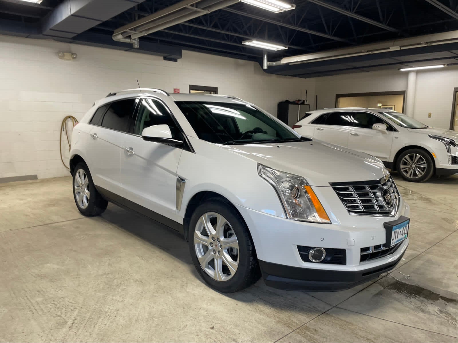 Used 2015 Cadillac SRX Premium Collection with VIN 3GYFNGE30FS630152 for sale in New Ulm, Minnesota